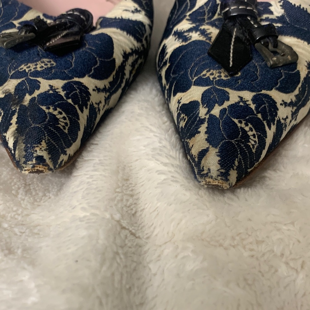 Prada Women's Blue and Cream Floral Heels - Picture 7 of 7